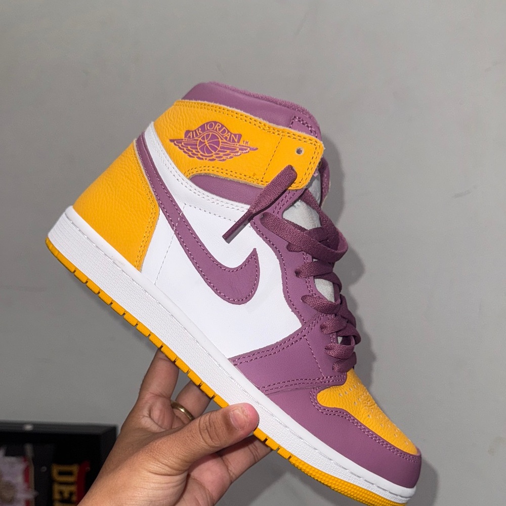 Nike Sneakers with Purple and Yellow Interior